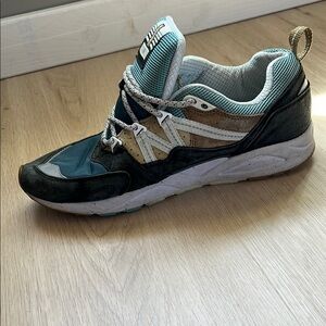 Karhu Fusion 2.0 Sneakers in Teal and Tan